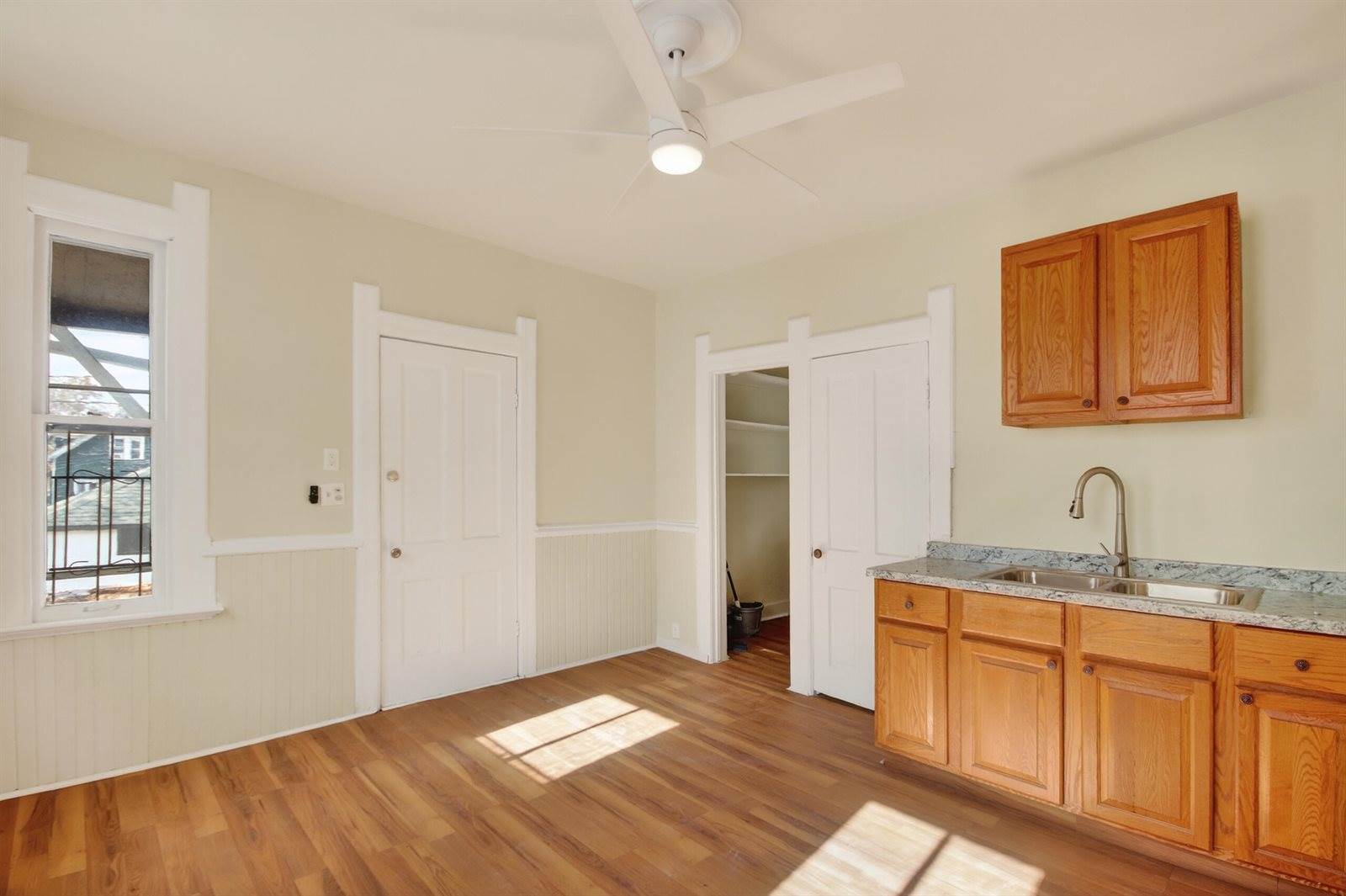 3529 North 11th St, Milwaukee, WI 53206
