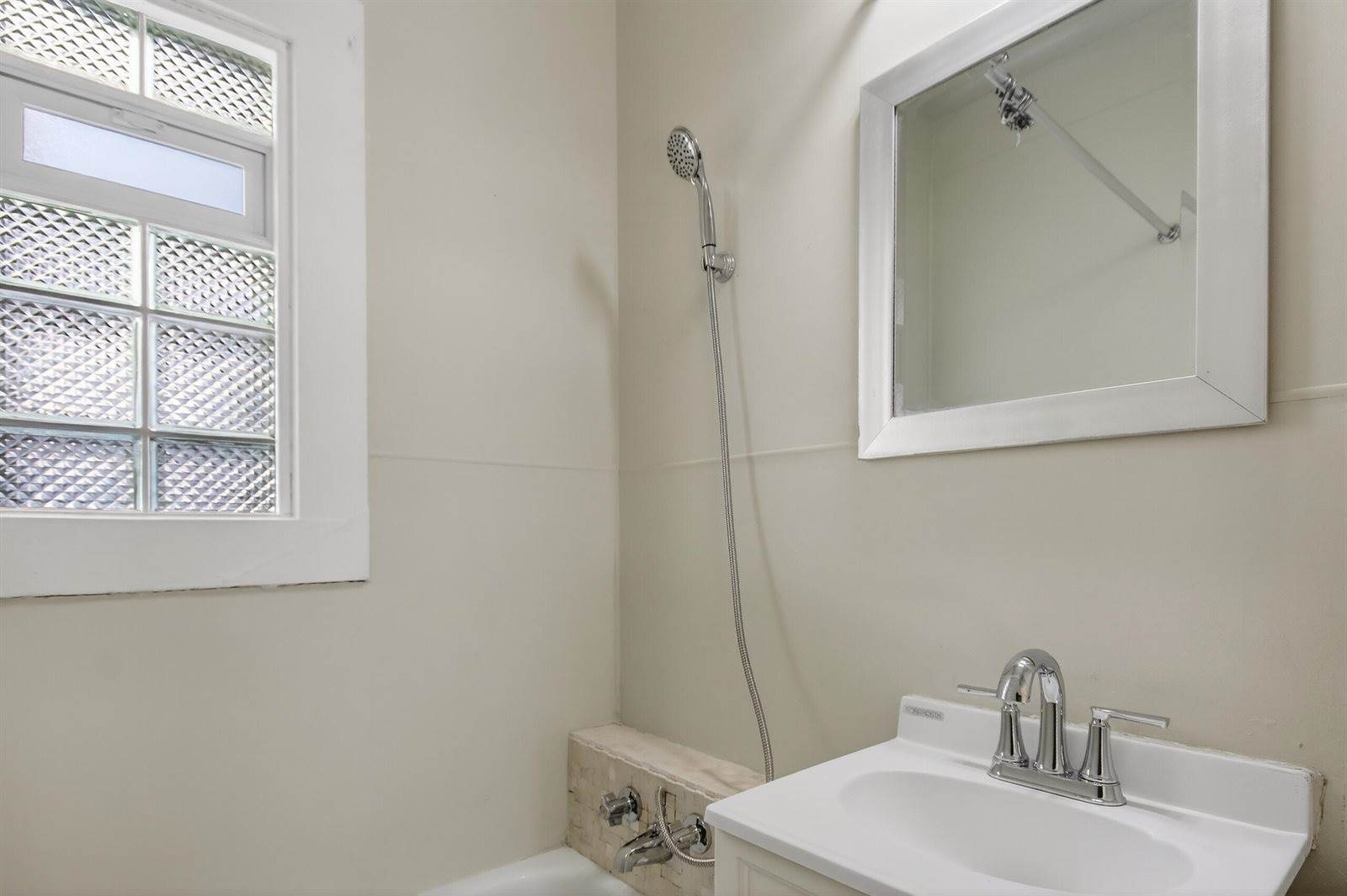 3529 North 11th St, Milwaukee, WI 53206