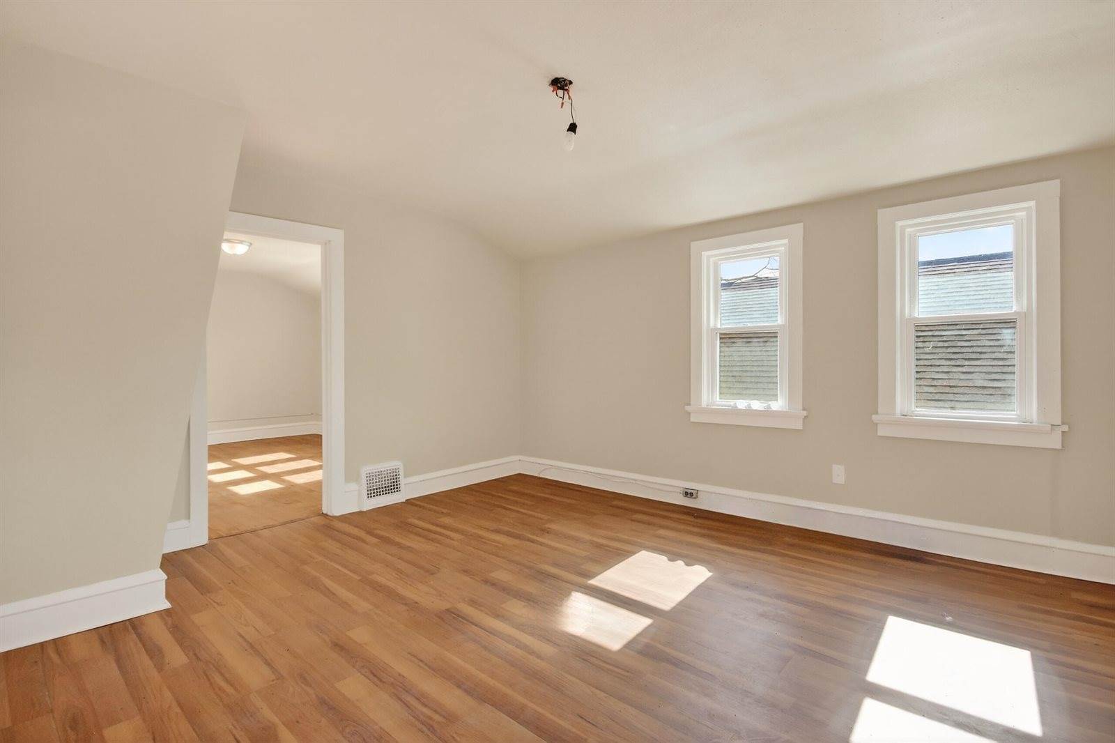 3529 North 11th St, Milwaukee, WI 53206
