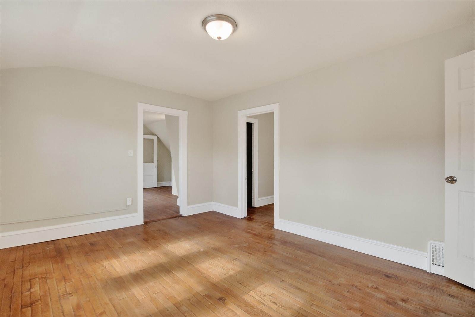 3529 North 11th St, Milwaukee, WI 53206