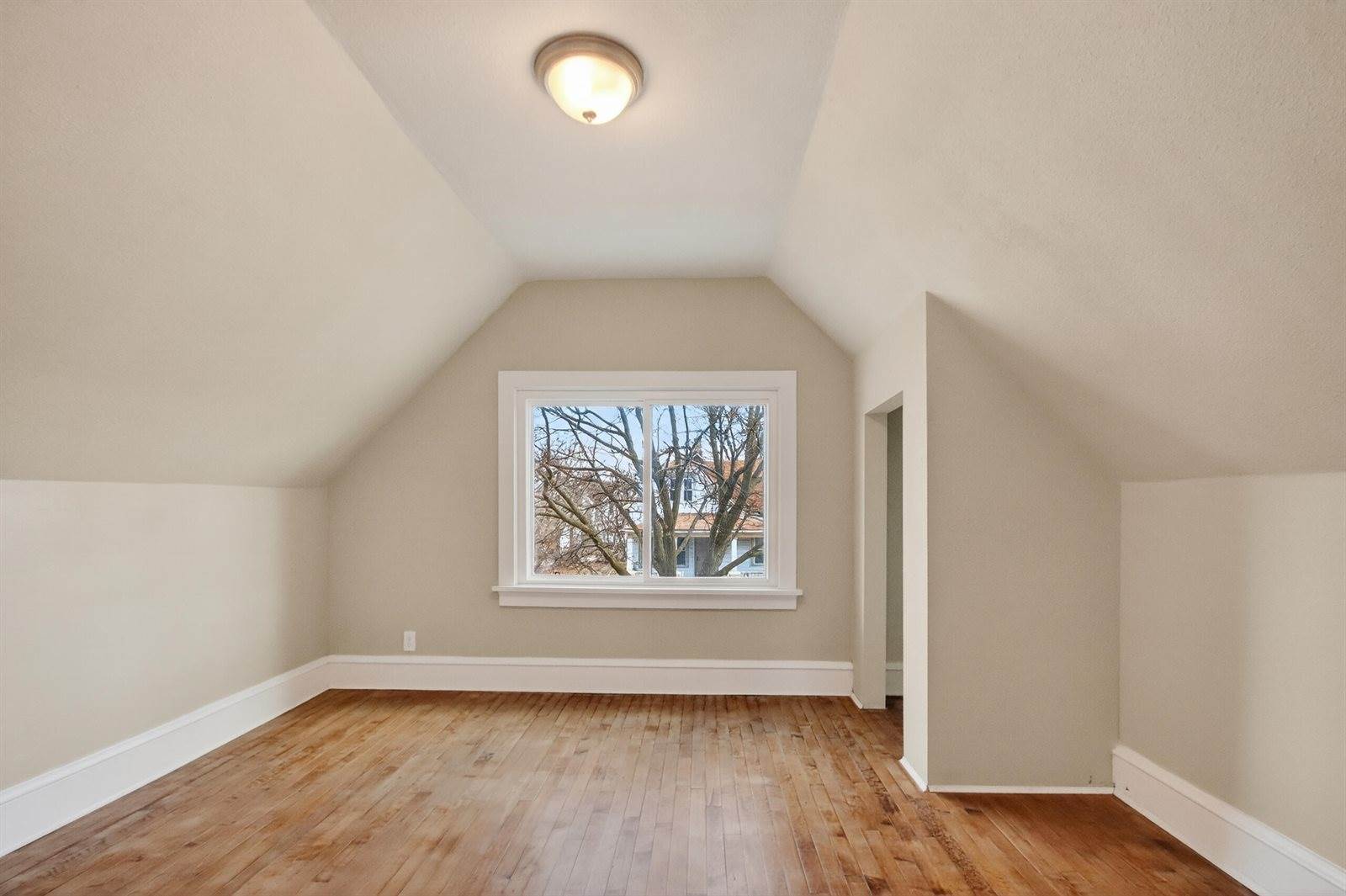 3529 North 11th St, Milwaukee, WI 53206