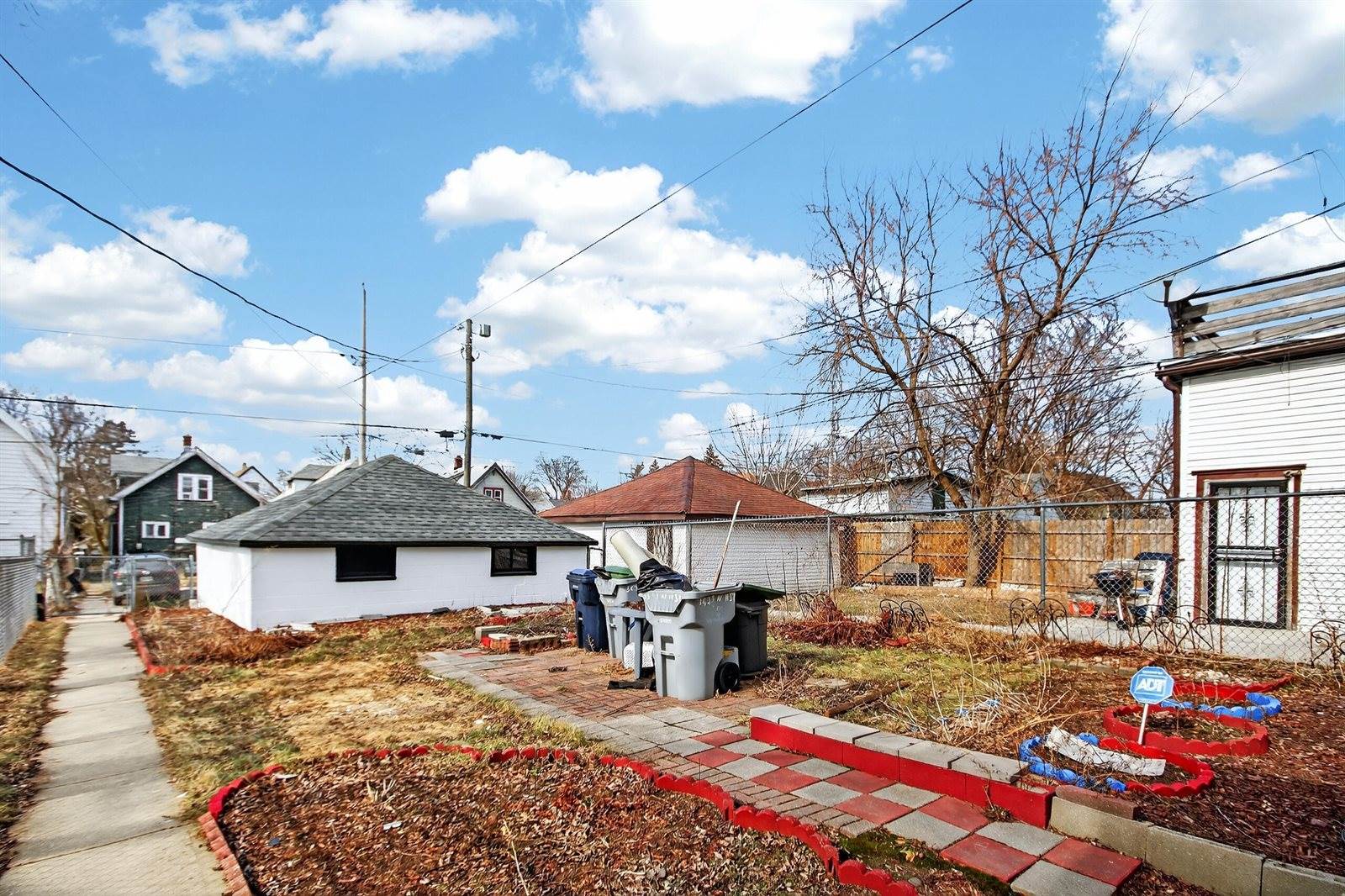 3529 North 11th St, Milwaukee, WI 53206