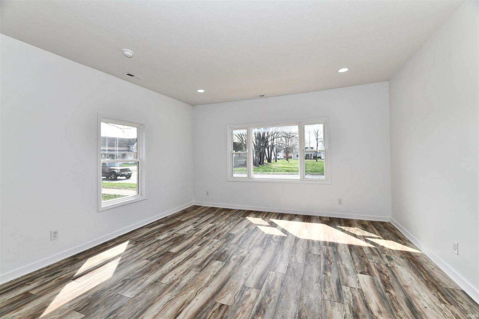 1926 Main Street, Elwood, IN 46036