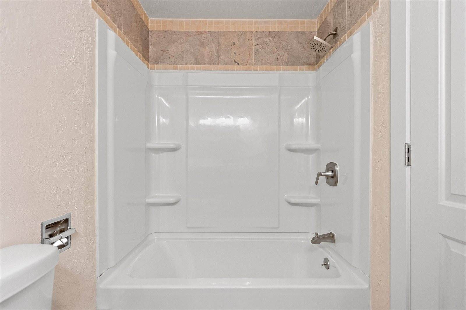 2130 Elmview Drive, Ashwaubenon, WI 54304