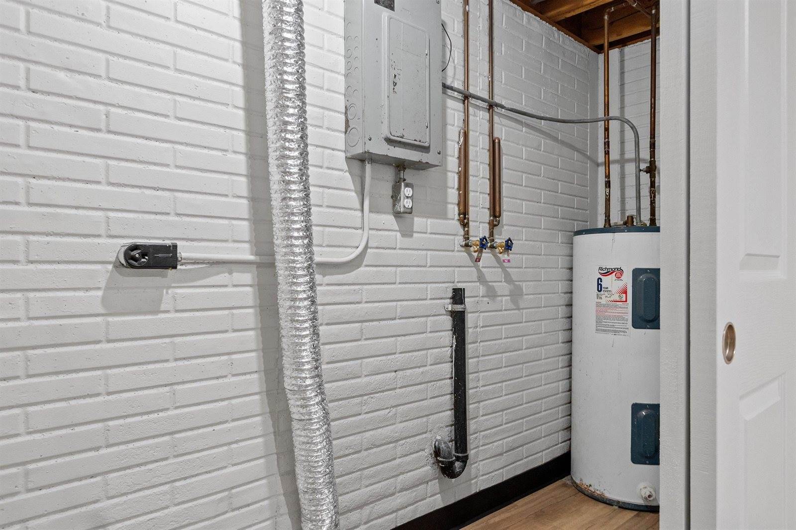 2130 Elmview Drive, Ashwaubenon, WI 54304