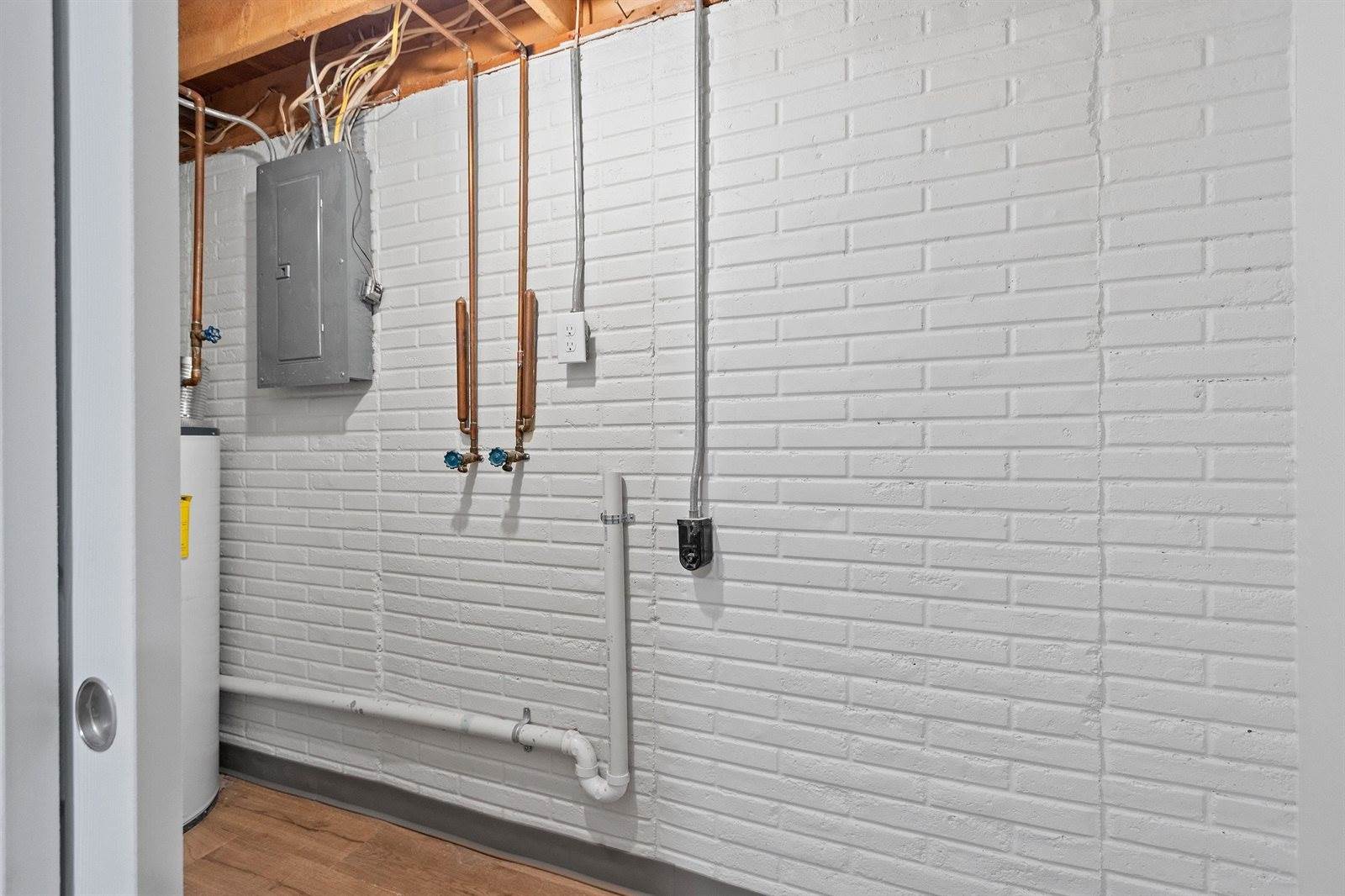 2130 Elmview Drive, Ashwaubenon, WI 54304