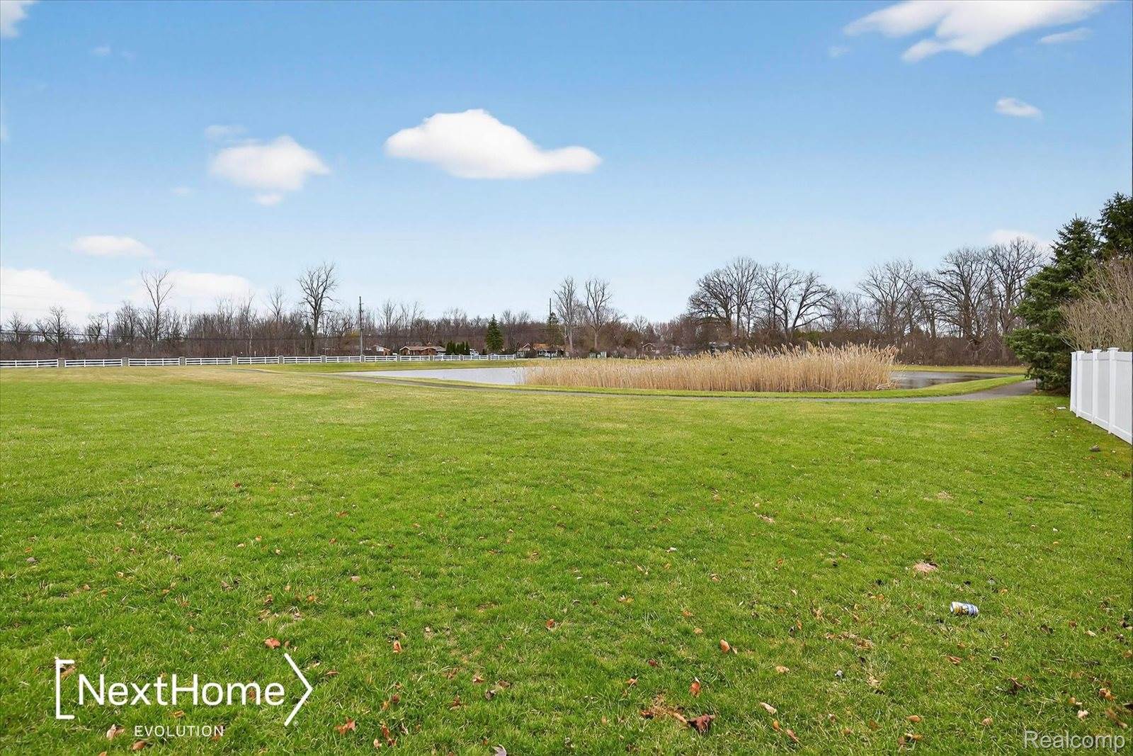 27078 Brookview Court, BrownstownCharterTownship_Wayne, MI 48134