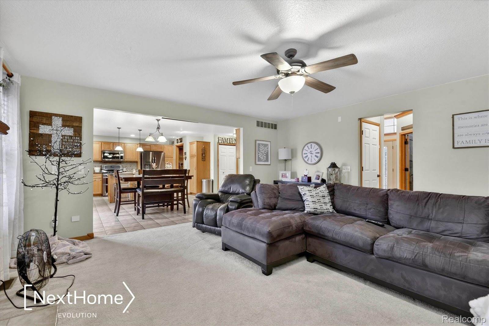 27078 Brookview Court, BrownstownCharterTownship_Wayne, MI 48134