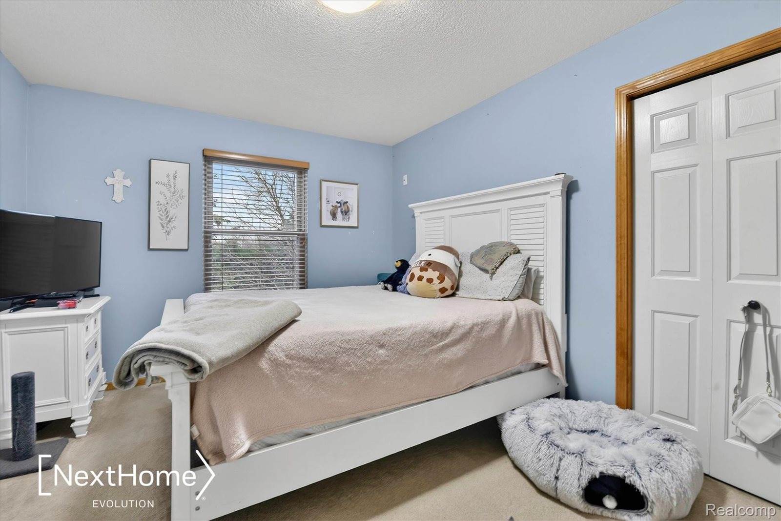 27078 Brookview Court, BrownstownCharterTownship_Wayne, MI 48134