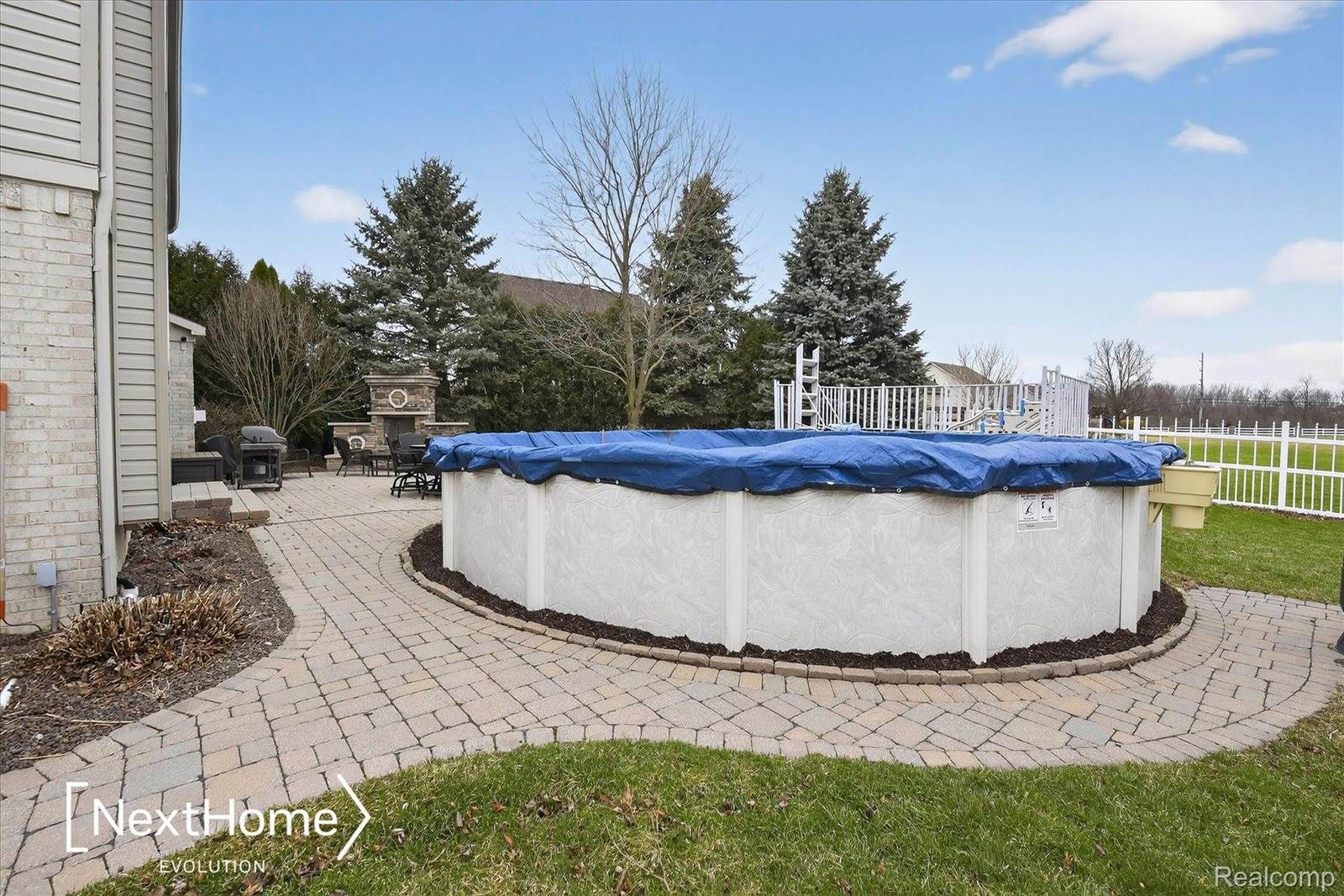 27078 Brookview Court, BrownstownCharterTownship_Wayne, MI 48134