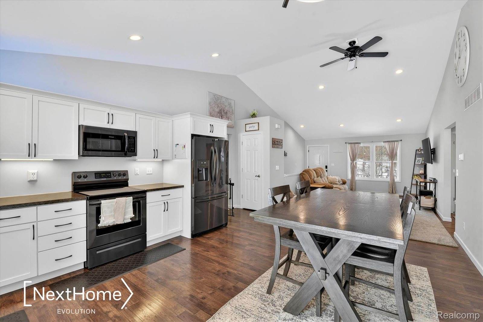 715 Glen Oak Drive, ManchesterVillage_Washtenaw, MI 48158