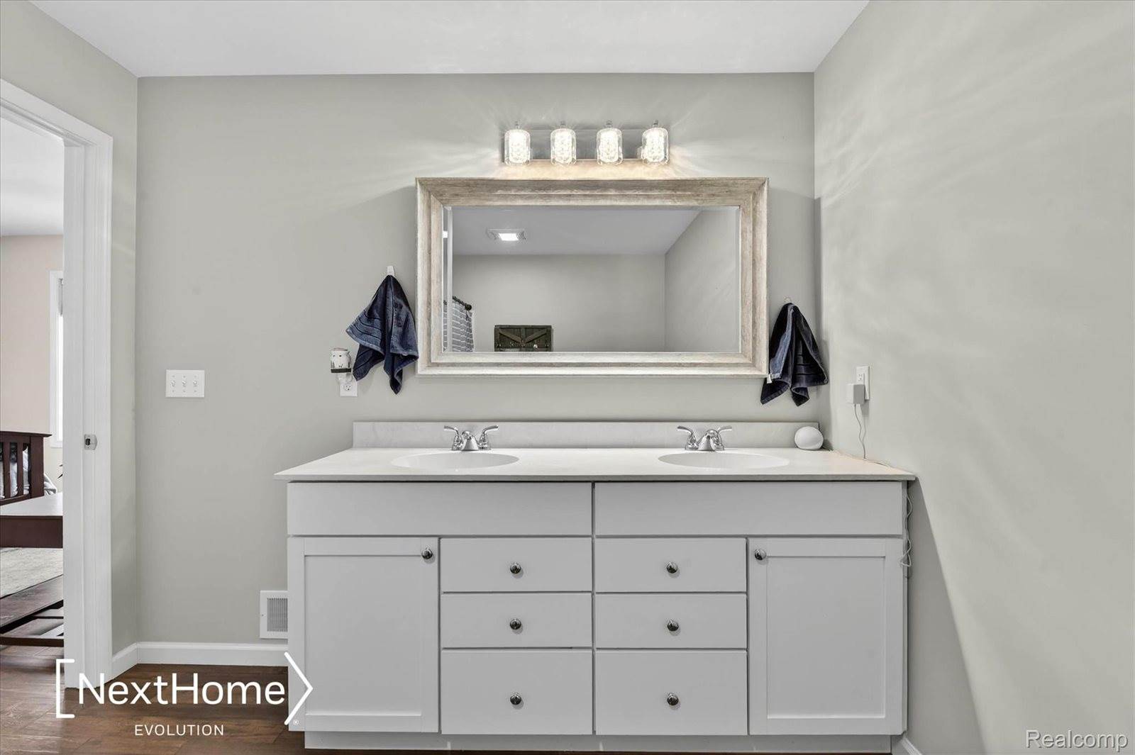 715 Glen Oak Drive, ManchesterVillage_Washtenaw, MI 48158