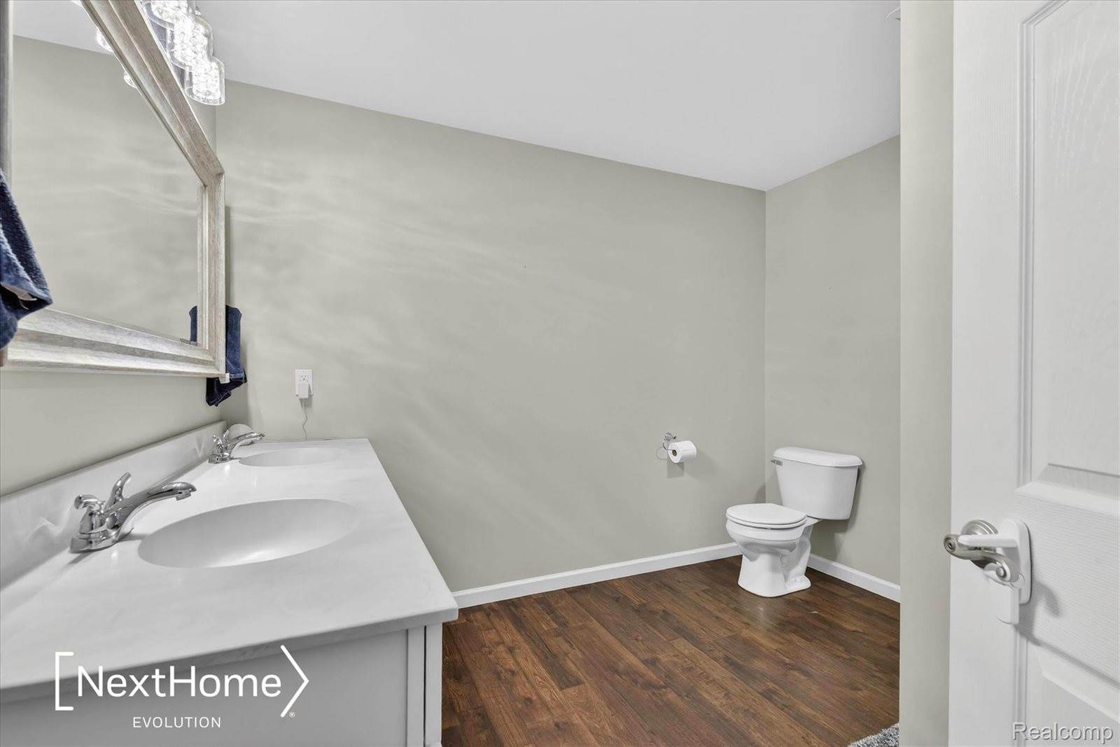 715 Glen Oak Drive, ManchesterVillage_Washtenaw, MI 48158