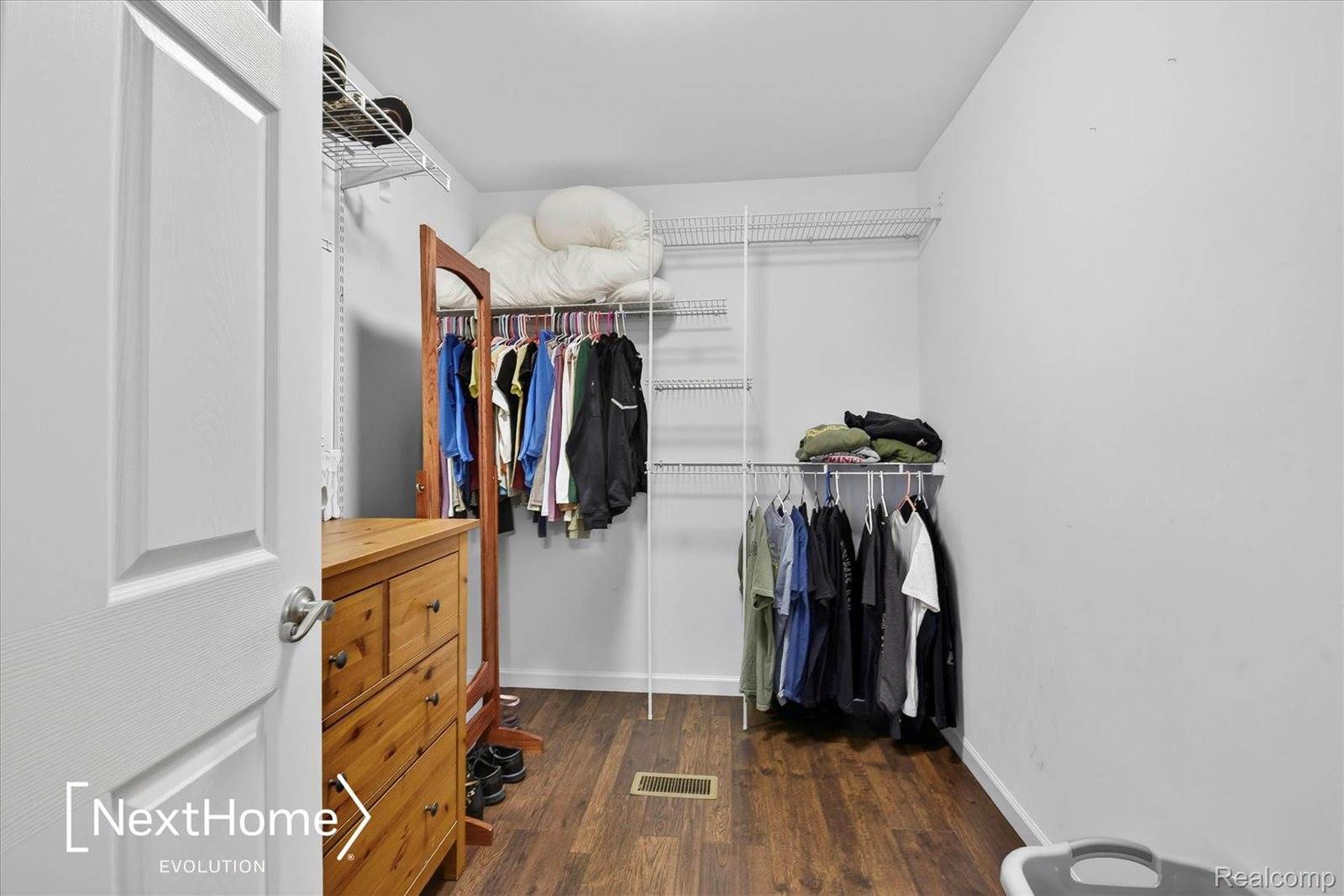 715 Glen Oak Drive, ManchesterVillage_Washtenaw, MI 48158