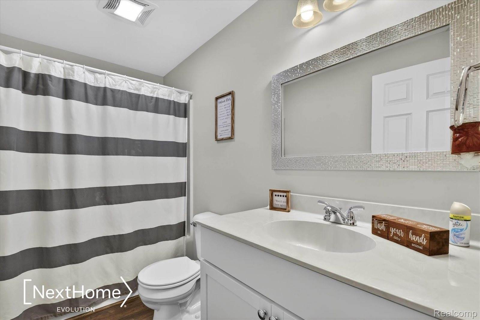 715 Glen Oak Drive, ManchesterVillage_Washtenaw, MI 48158