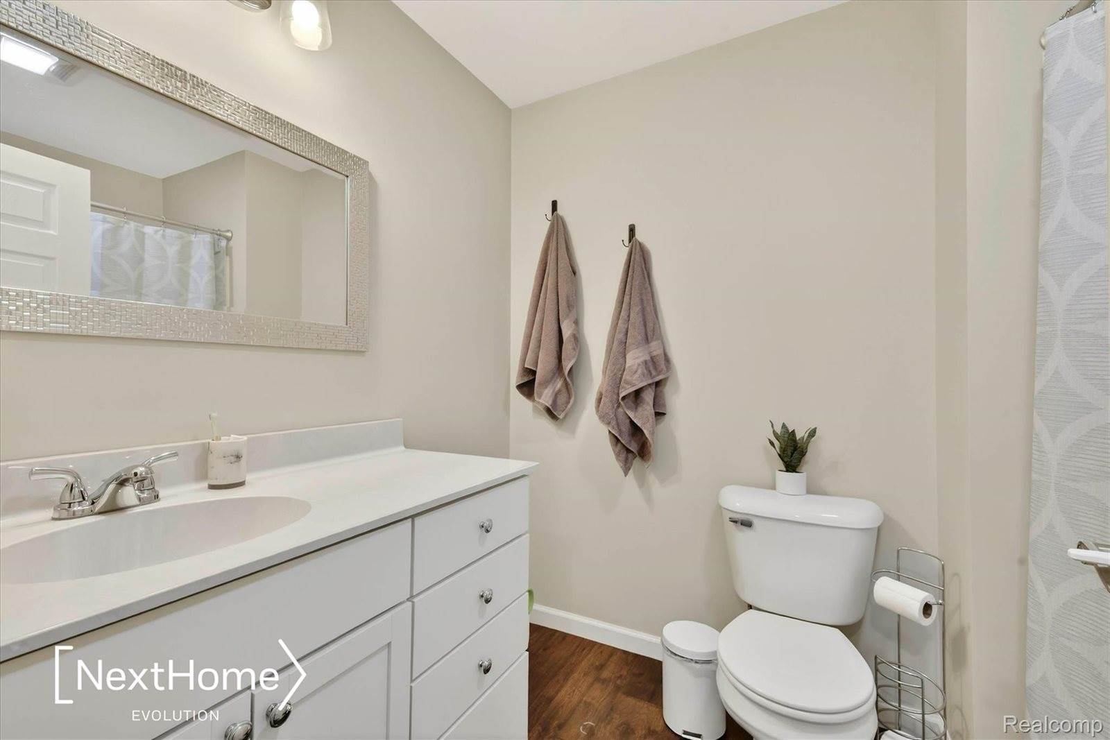 715 Glen Oak Drive, ManchesterVillage_Washtenaw, MI 48158