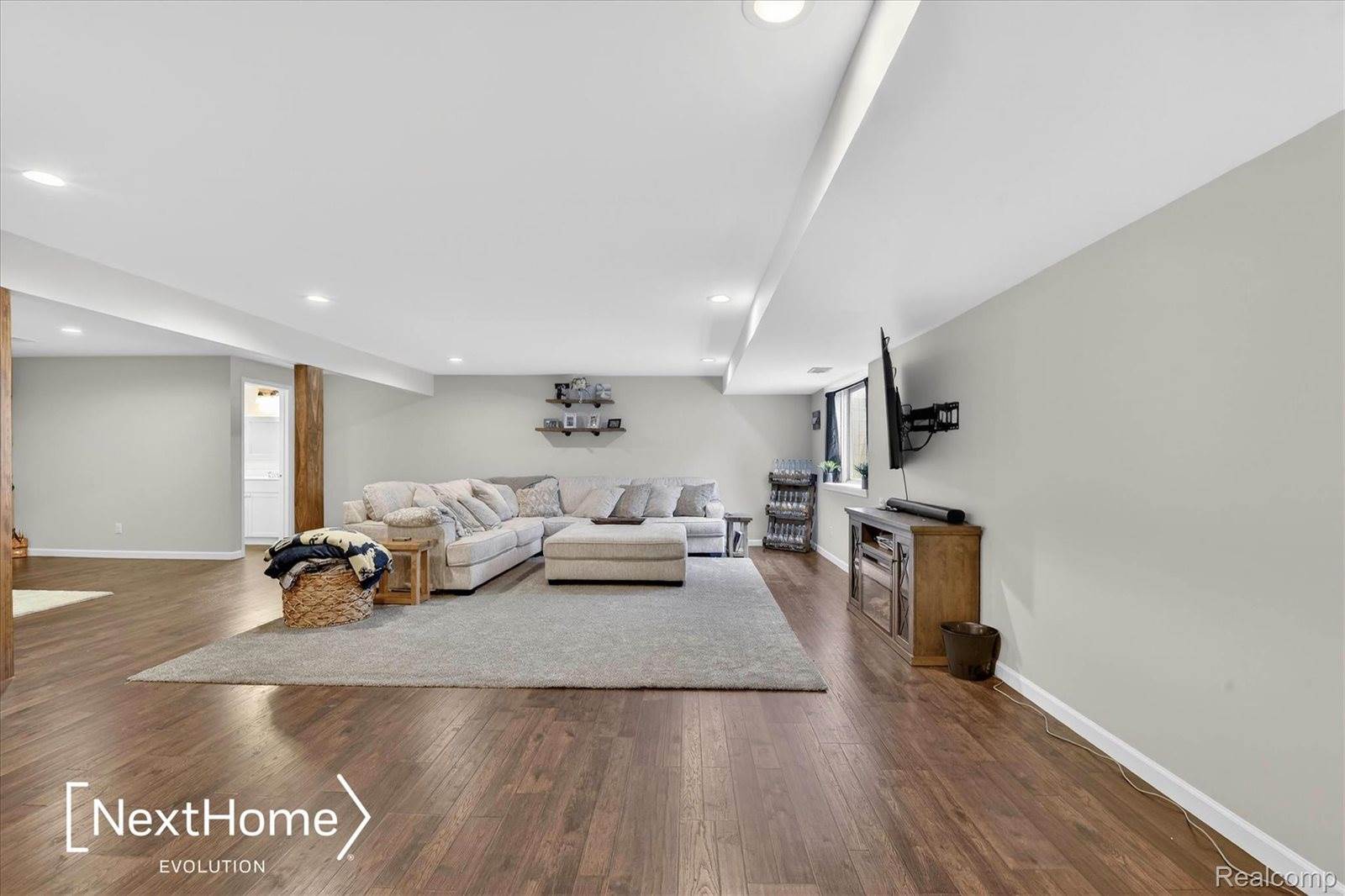 715 Glen Oak Drive, ManchesterVillage_Washtenaw, MI 48158