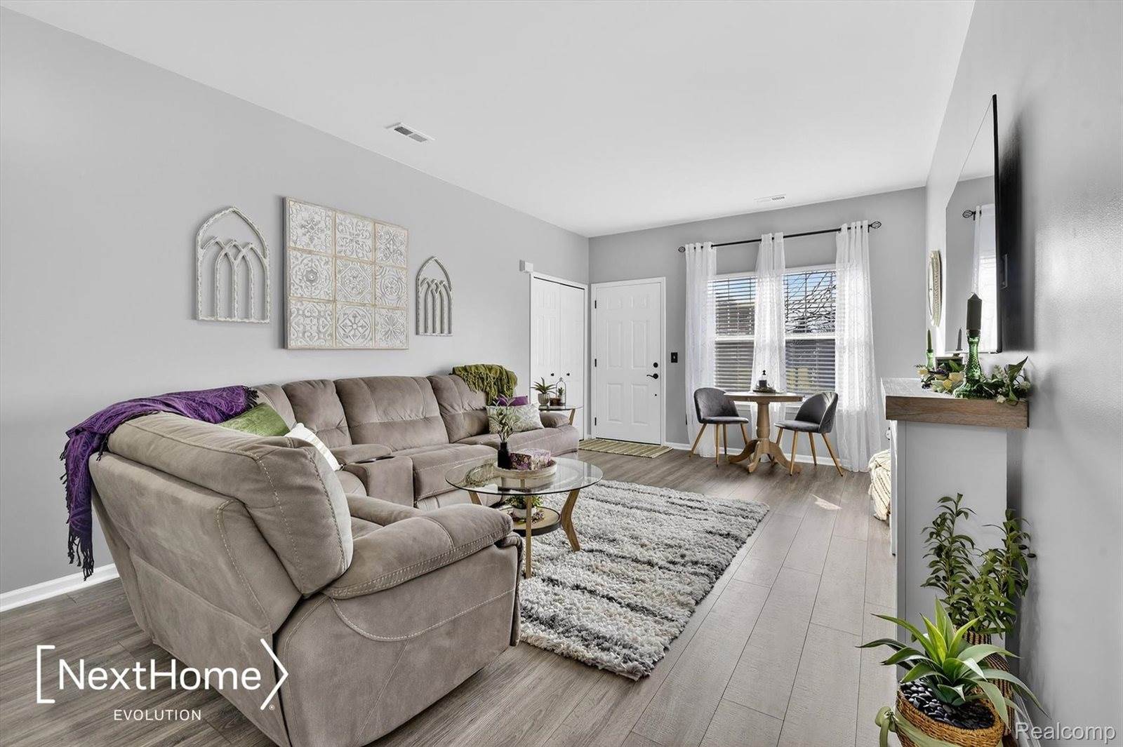 9627 Lakeside Drive, YpsilantiCharterTownship_Washtenaw, MI 48197