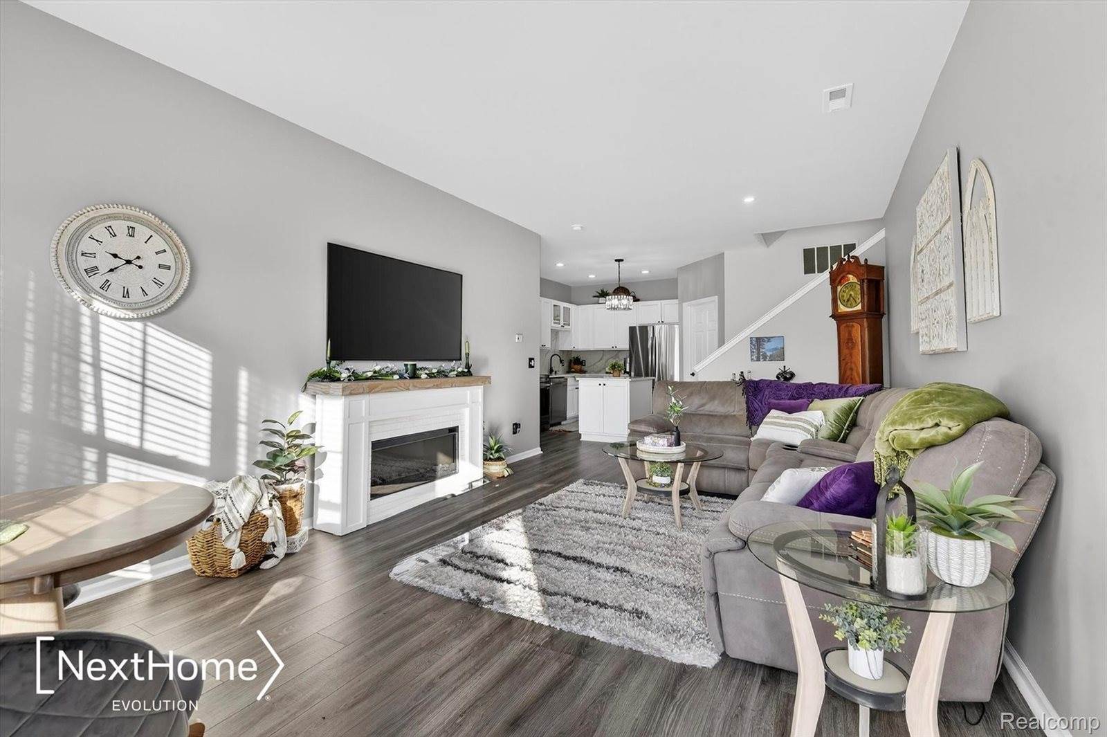 9627 Lakeside Drive, YpsilantiCharterTownship_Washtenaw, MI 48197