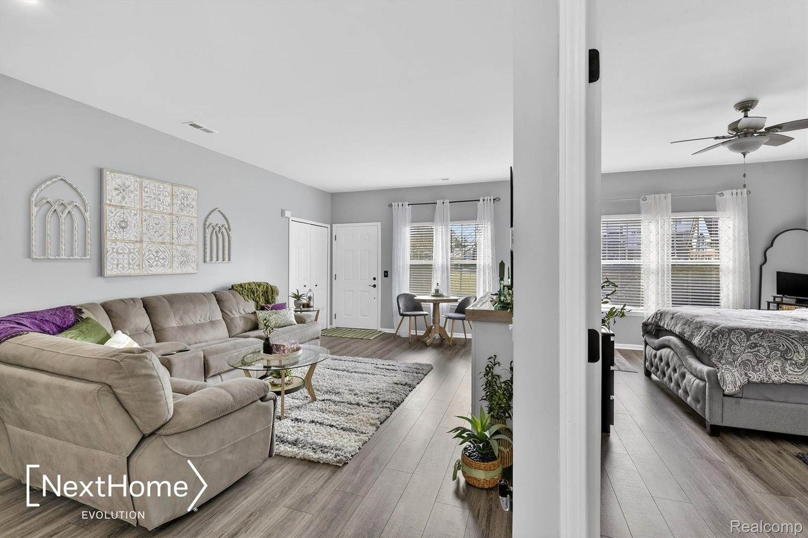 9627 Lakeside Drive, YpsilantiCharterTownship_Washtenaw, MI 48197