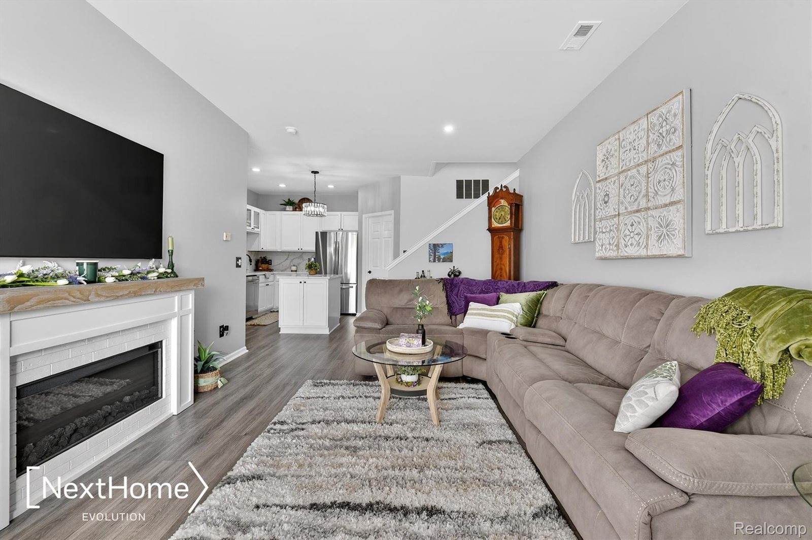 9627 Lakeside Drive, YpsilantiCharterTownship_Washtenaw, MI 48197