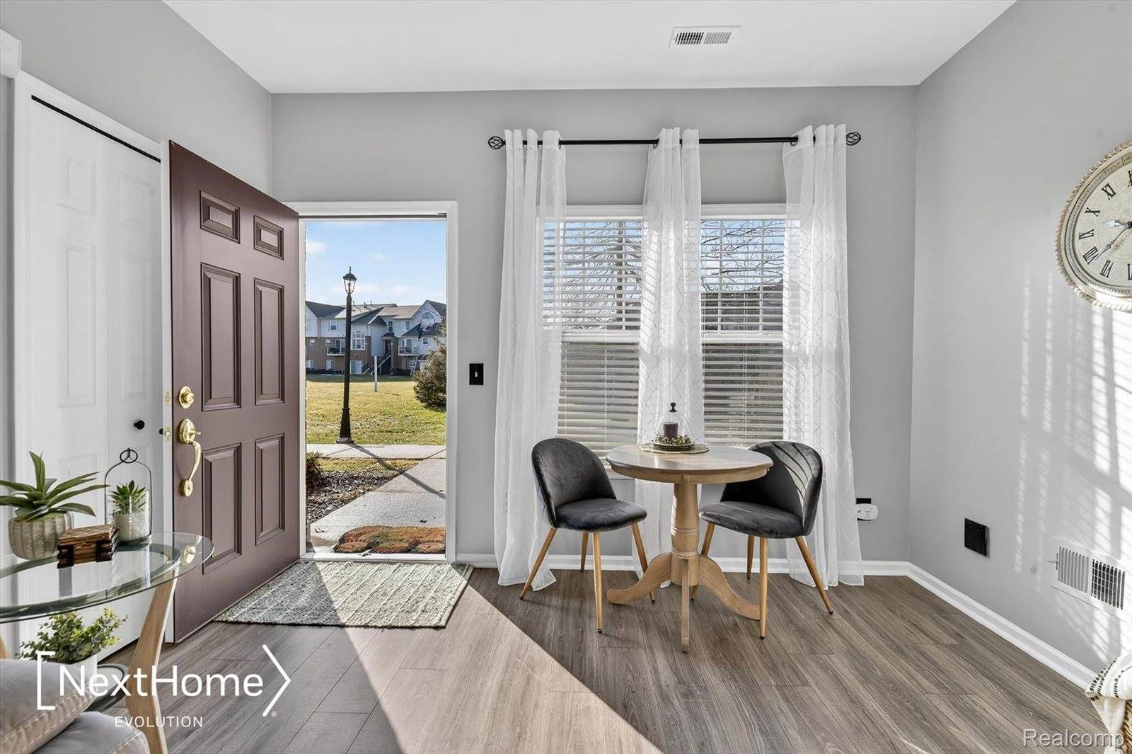 9627 Lakeside Drive, YpsilantiCharterTownship_Washtenaw, MI 48197