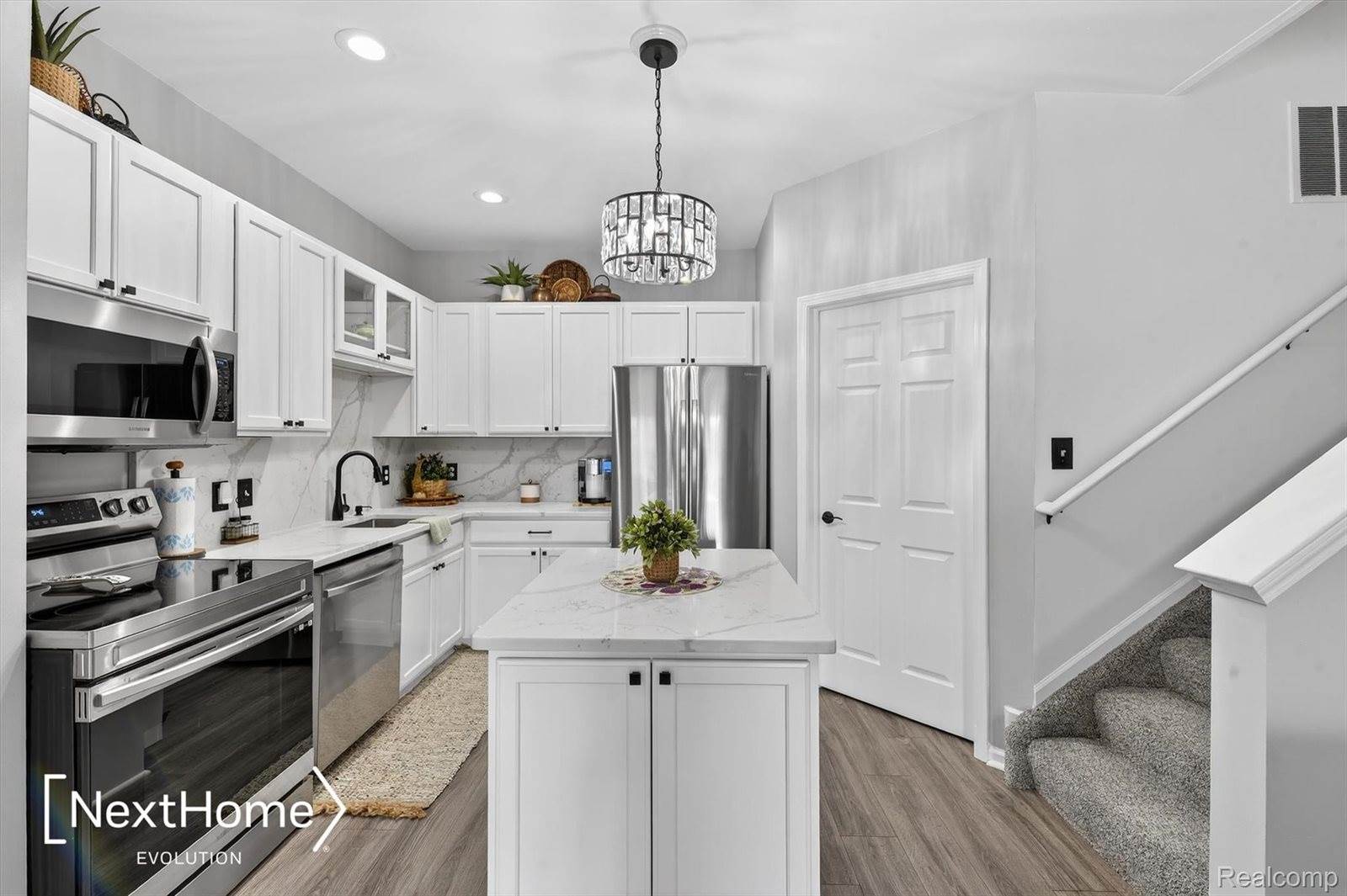 9627 Lakeside Drive, YpsilantiCharterTownship_Washtenaw, MI 48197