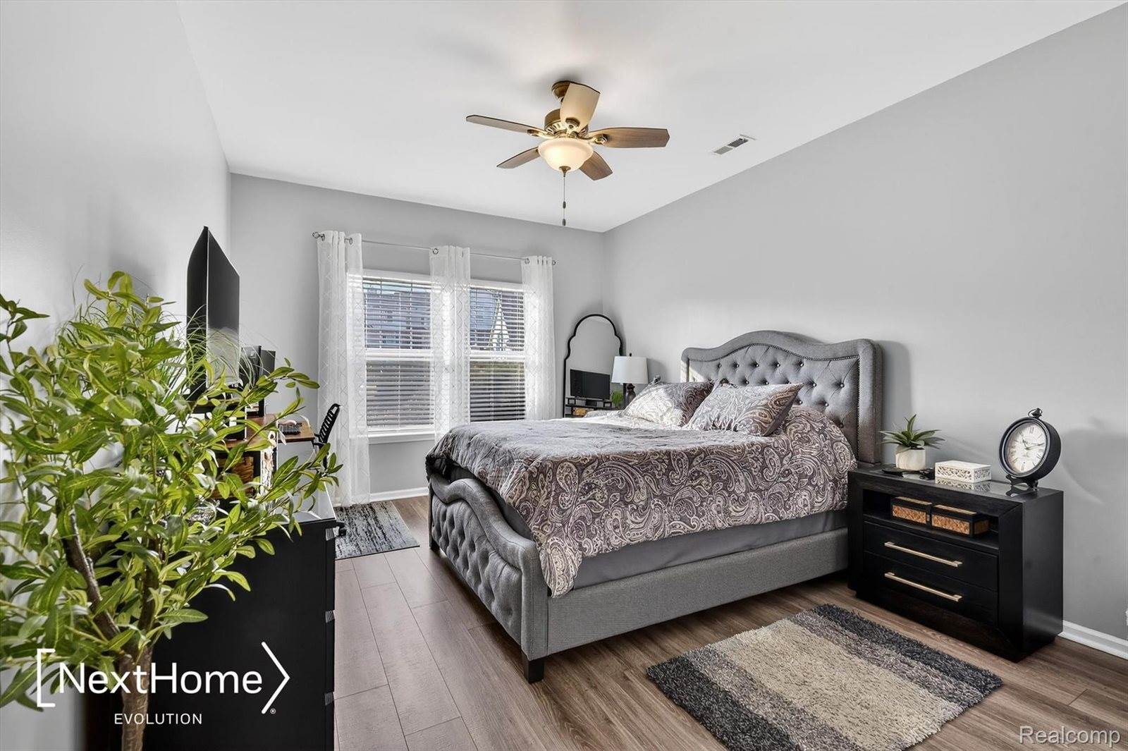 9627 Lakeside Drive, YpsilantiCharterTownship_Washtenaw, MI 48197