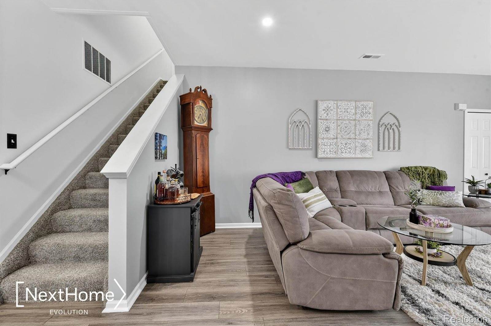 9627 Lakeside Drive, YpsilantiCharterTownship_Washtenaw, MI 48197