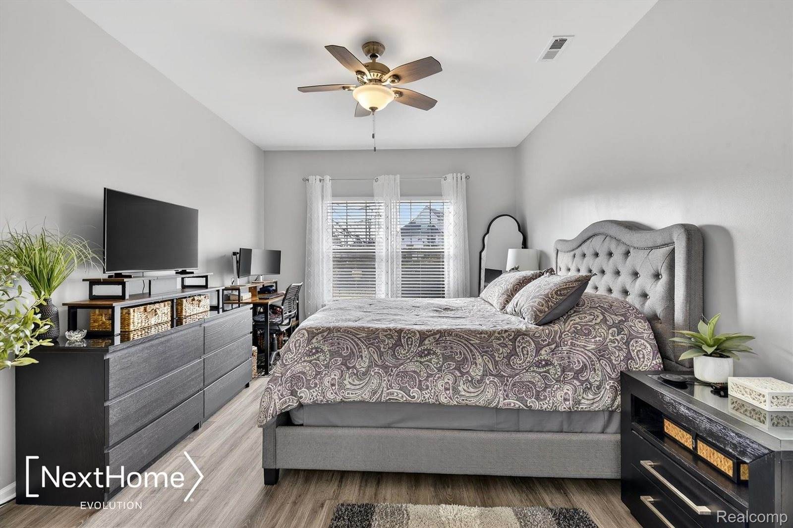 9627 Lakeside Drive, YpsilantiCharterTownship_Washtenaw, MI 48197