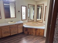 1513 East Idlewild Dr, Wichita, KS 67216