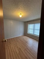 1513 East Idlewild Dr, Wichita, KS 67216