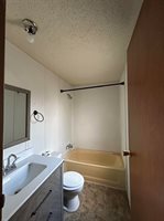 1513 East Idlewild Dr, Wichita, KS 67216