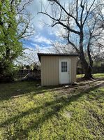 1513 East Idlewild Dr, Wichita, KS 67216