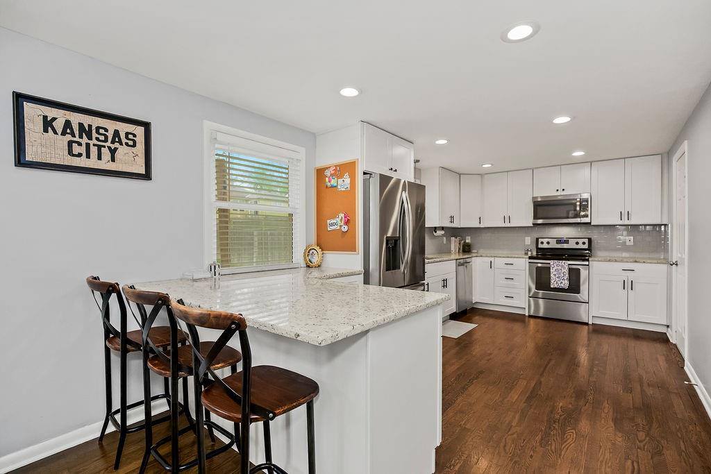 5705 West 78th Street, Prairie Village, KS 66208