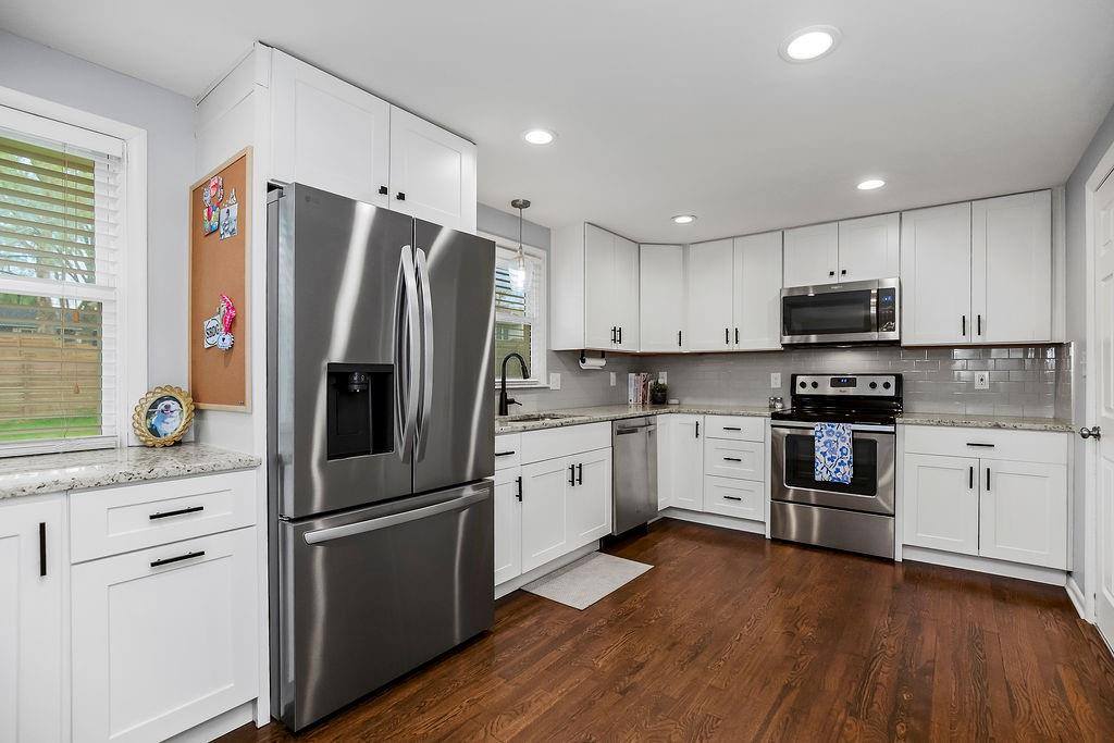 5705 West 78th Street, Prairie Village, KS 66208