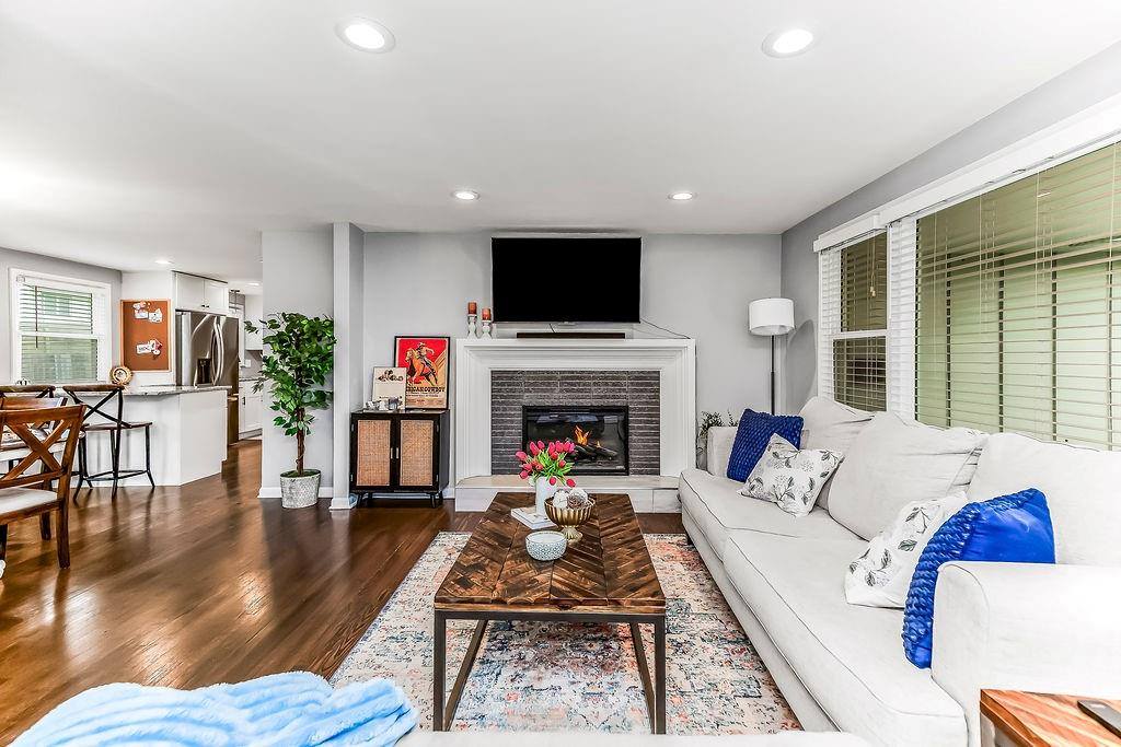 5705 West 78th Street, Prairie Village, KS 66208