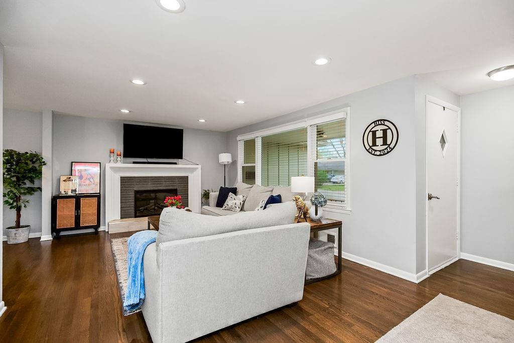 5705 West 78th Street, Prairie Village, KS 66208