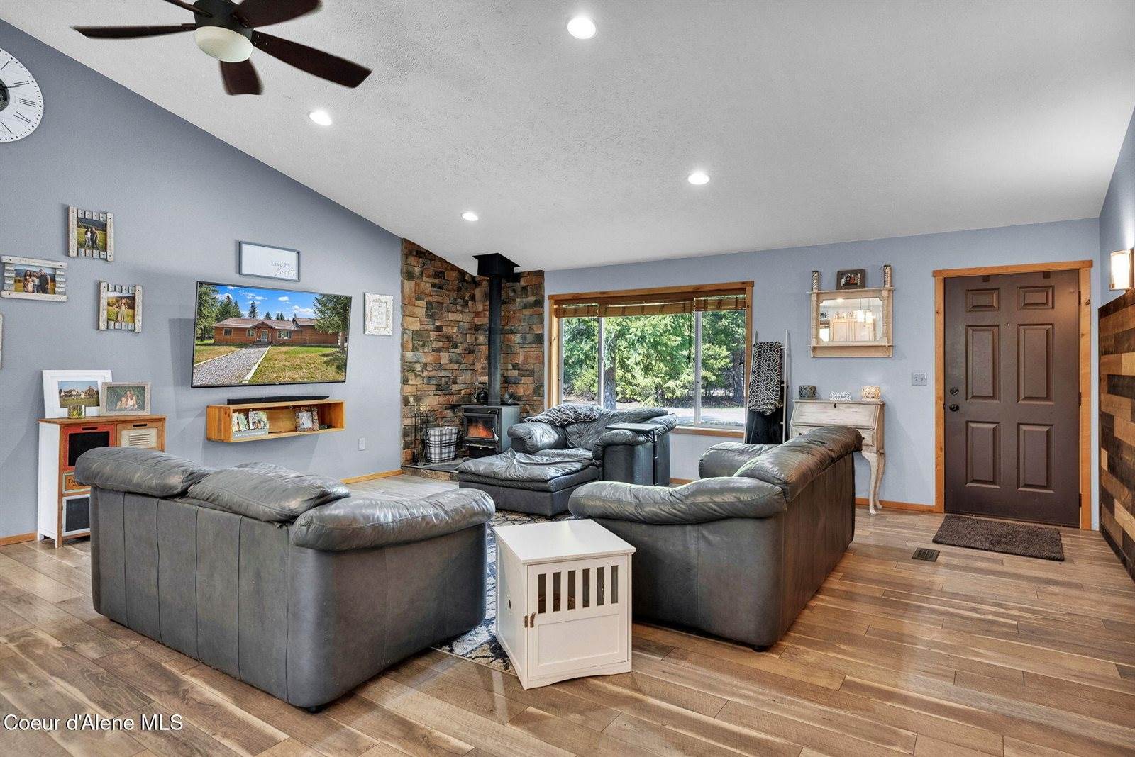 181 East Deer Meadow Ln, Blanchard, ID 83804