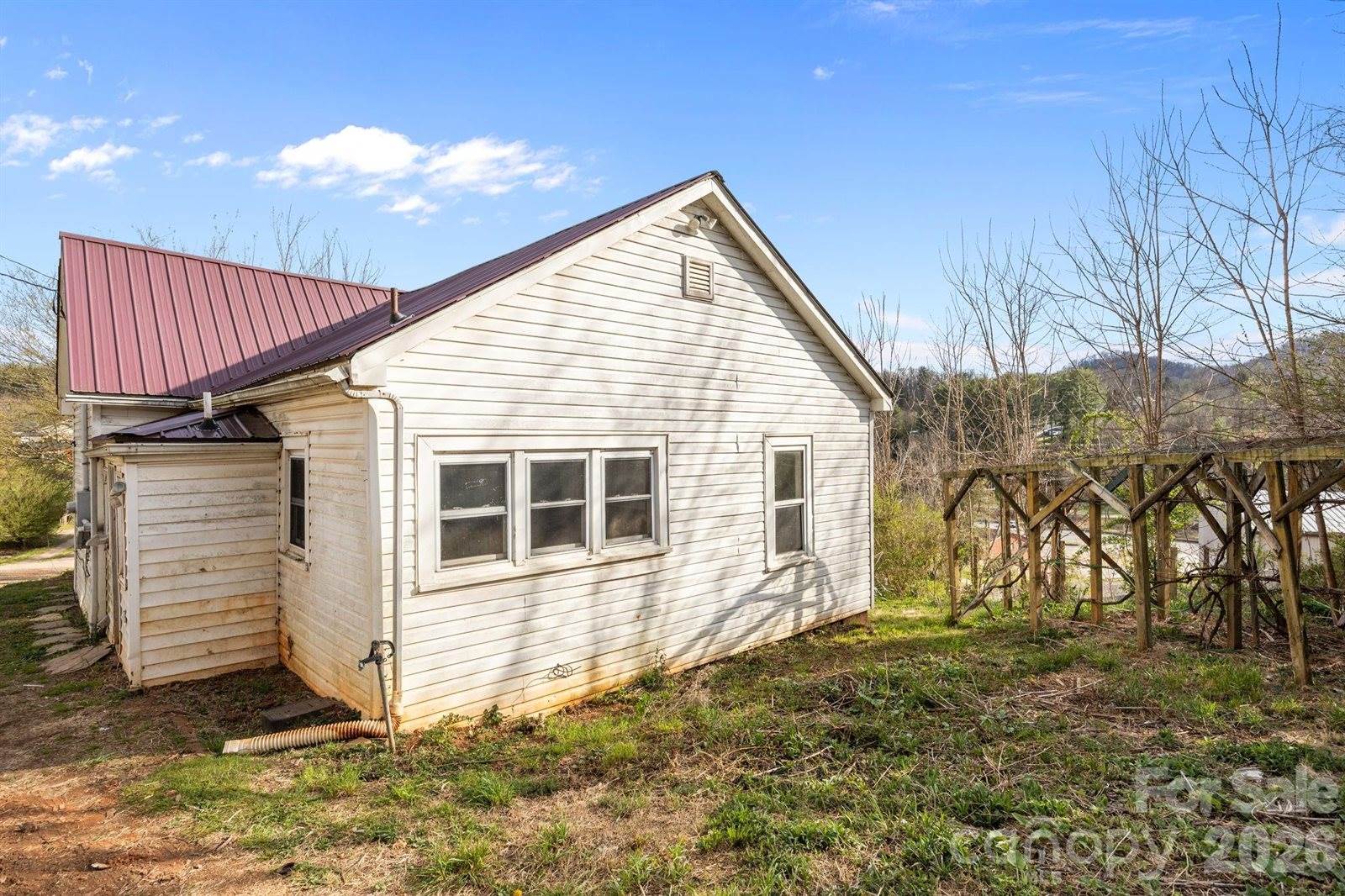 161 Pandora Circle, Canton, NC 28716