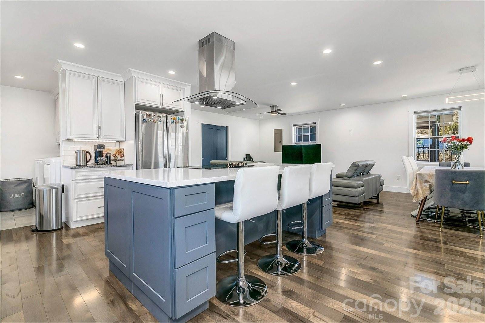 215 East Oakview Road, Asheville, NC 28806