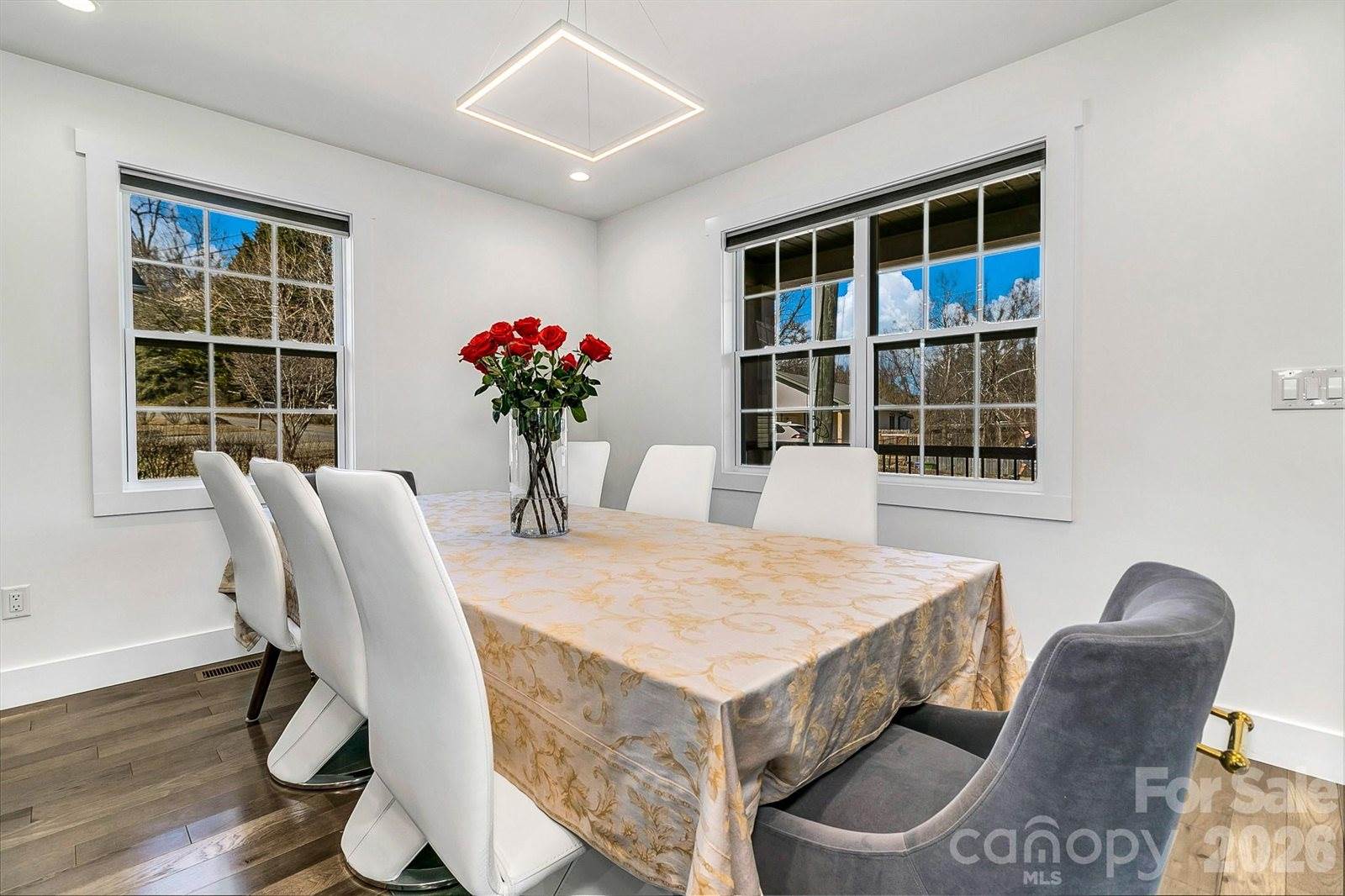 215 East Oakview Road, Asheville, NC 28806