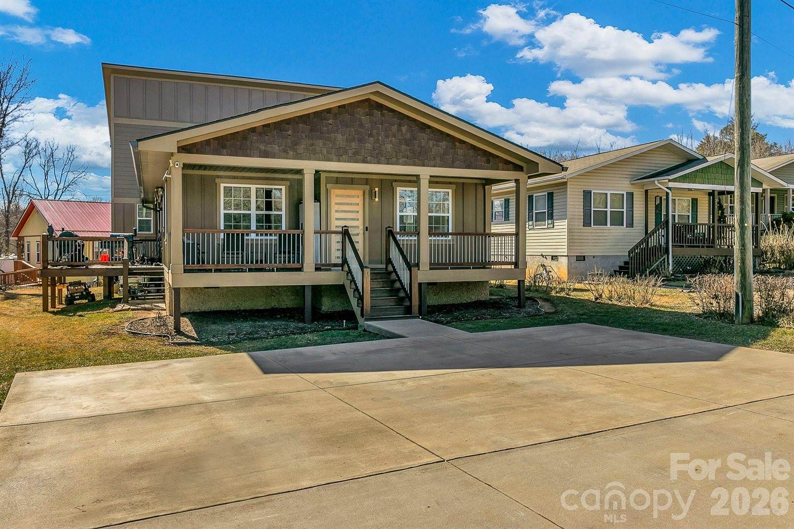 215 East Oakview Road, Asheville, NC 28806