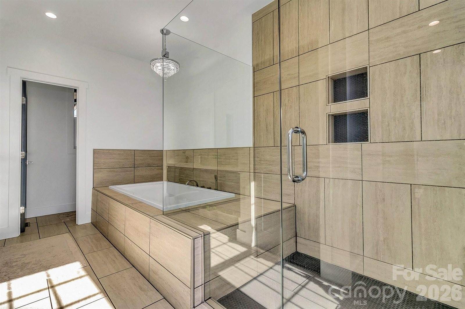 215 East Oakview Road, Asheville, NC 28806