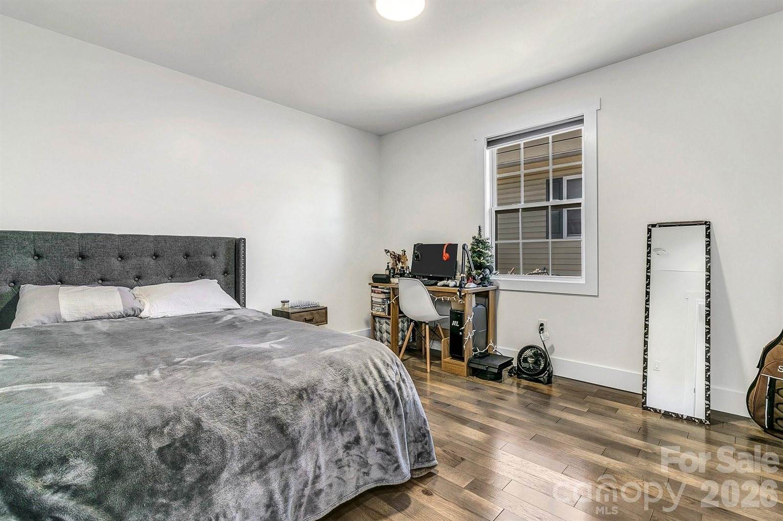 215 East Oakview Road, Asheville, NC 28806