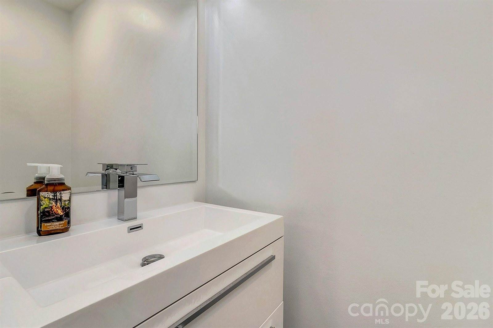 215 East Oakview Road, Asheville, NC 28806