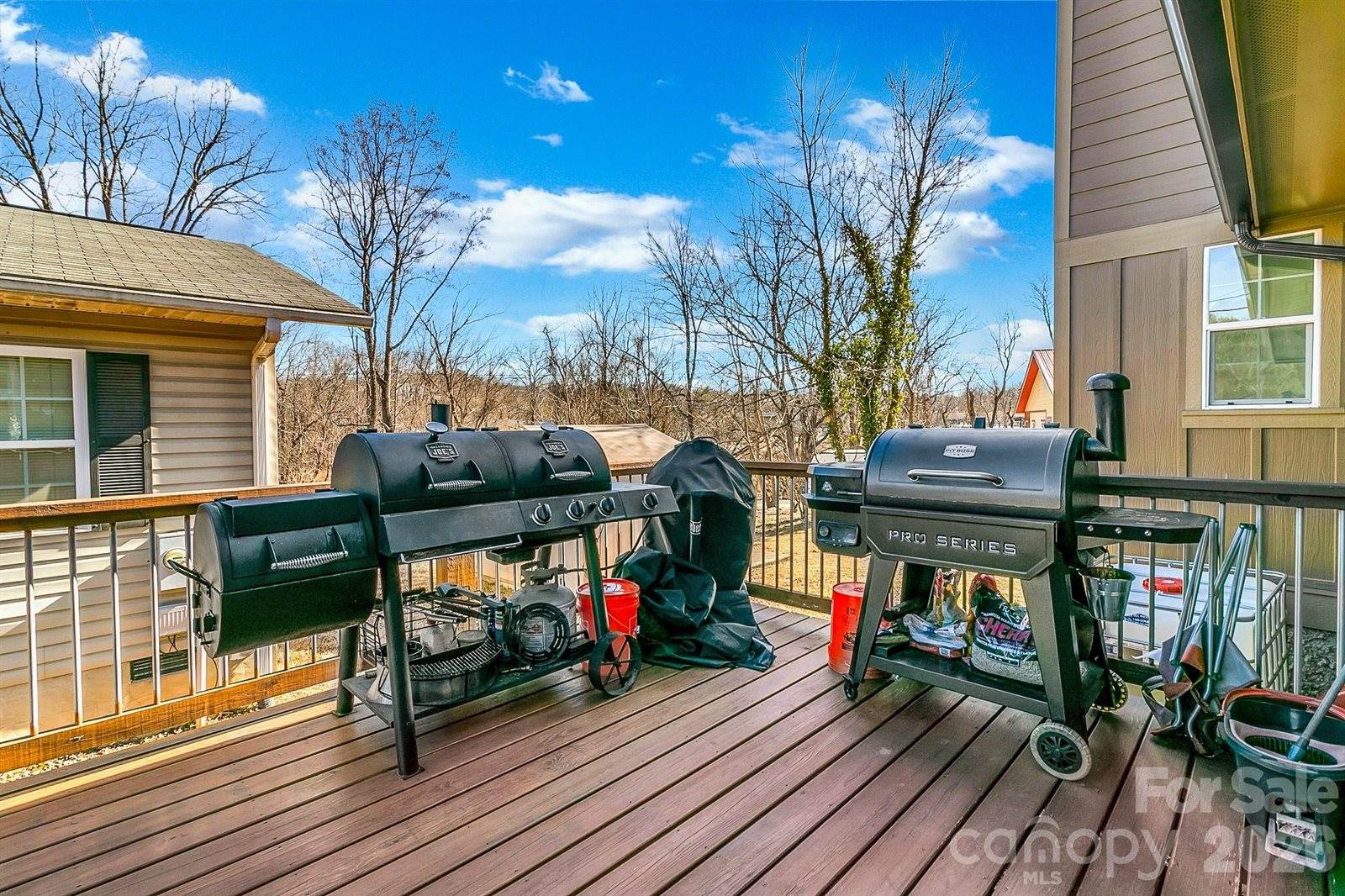 215 East Oakview Road, Asheville, NC 28806