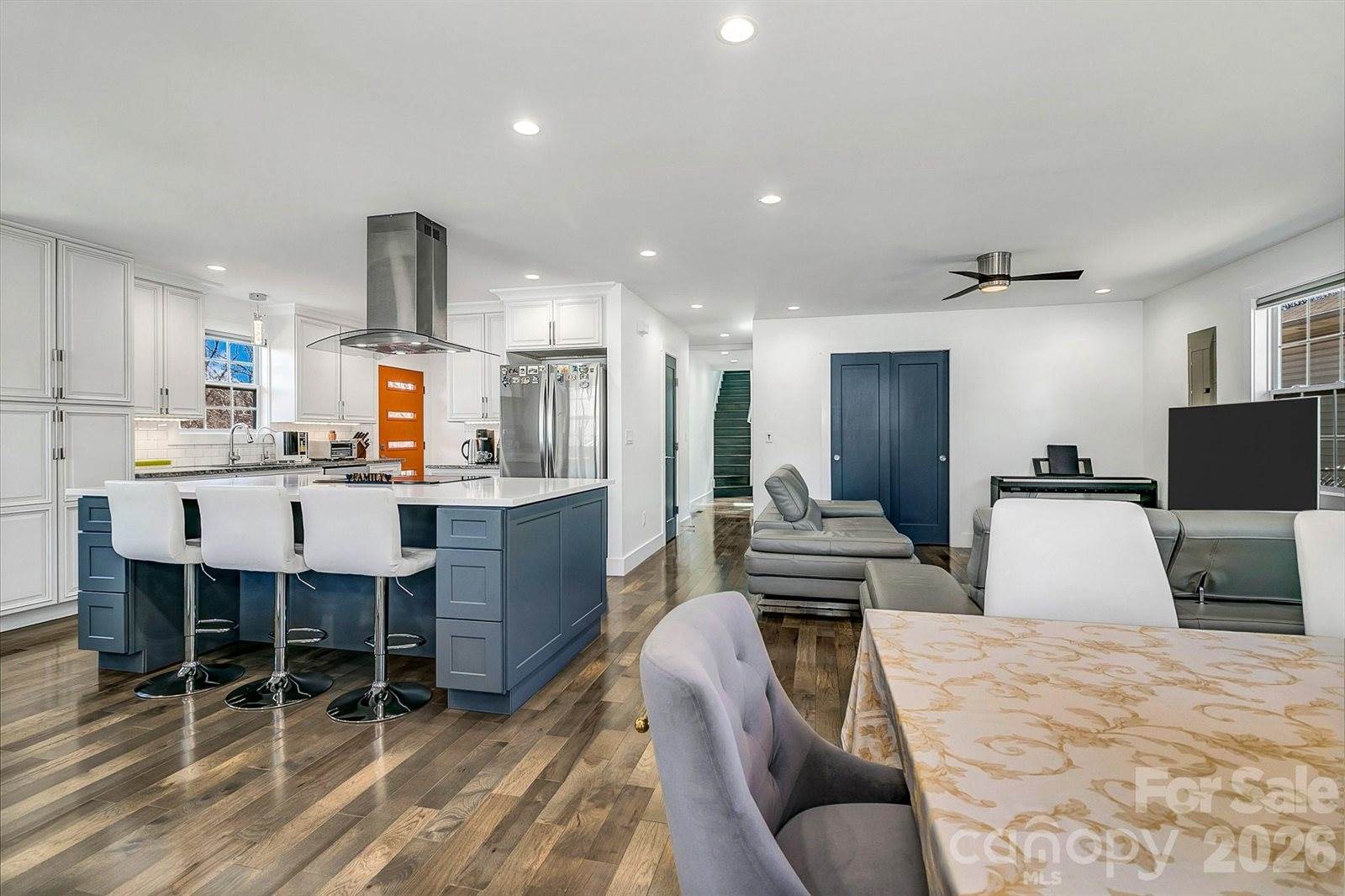 215 East Oakview Road, Asheville, NC 28806