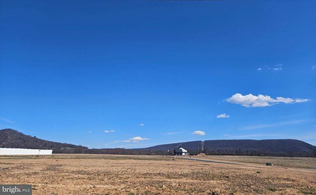 Tannin Way, Dauphin, PA 17018