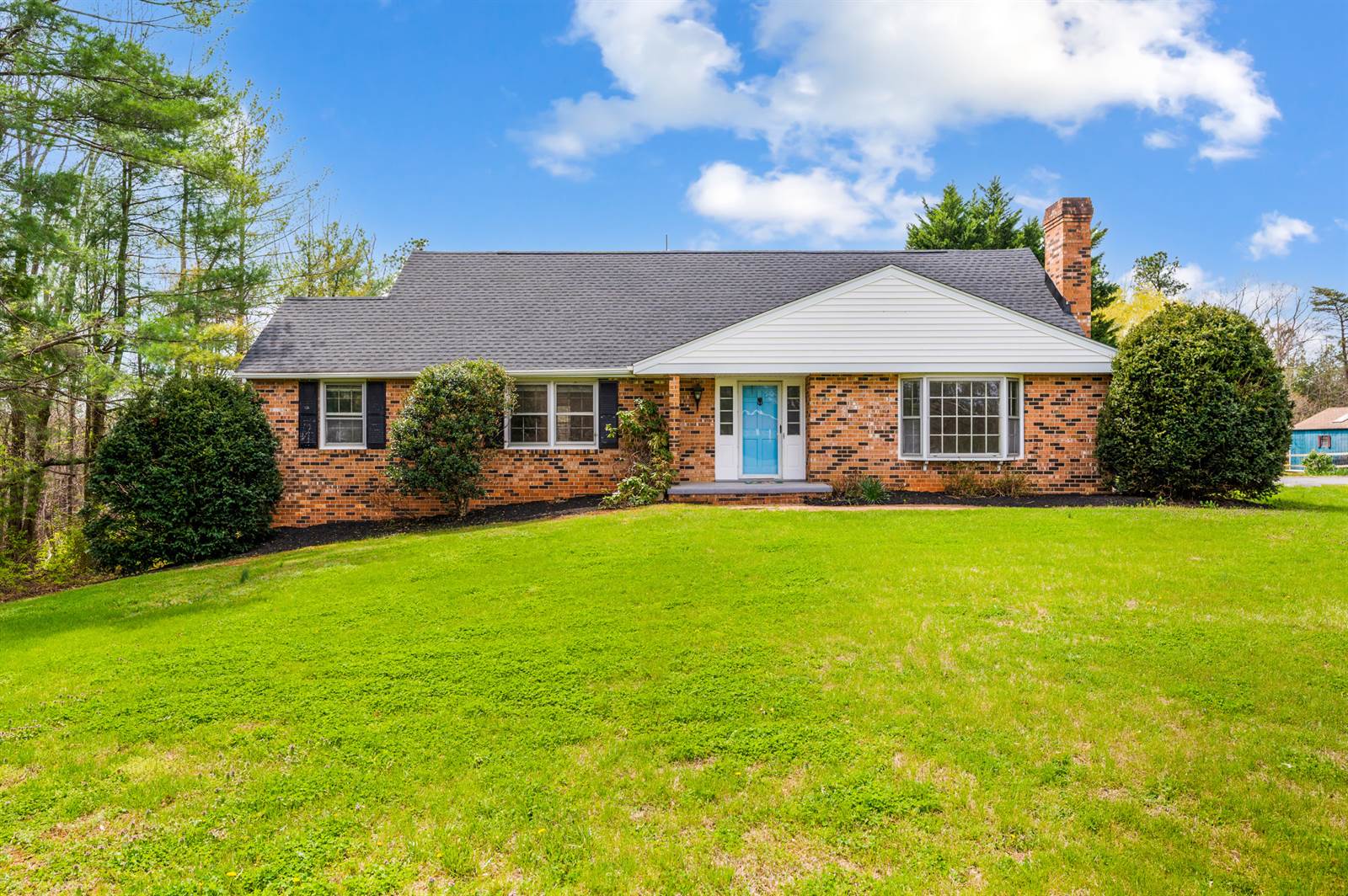 733 Oakville Rd, Appomattox, VA 24522